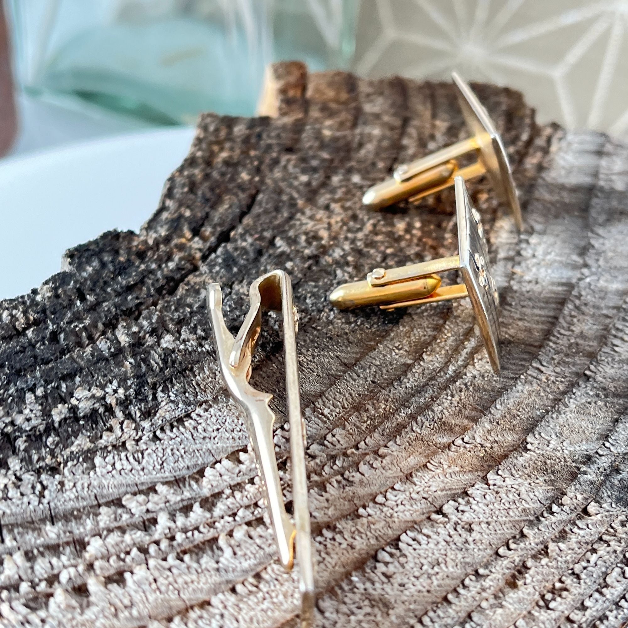 Vintage Fleur di Lis Chatelaine Swank Gold Tone Cufflink Tie Bar Set 1960s