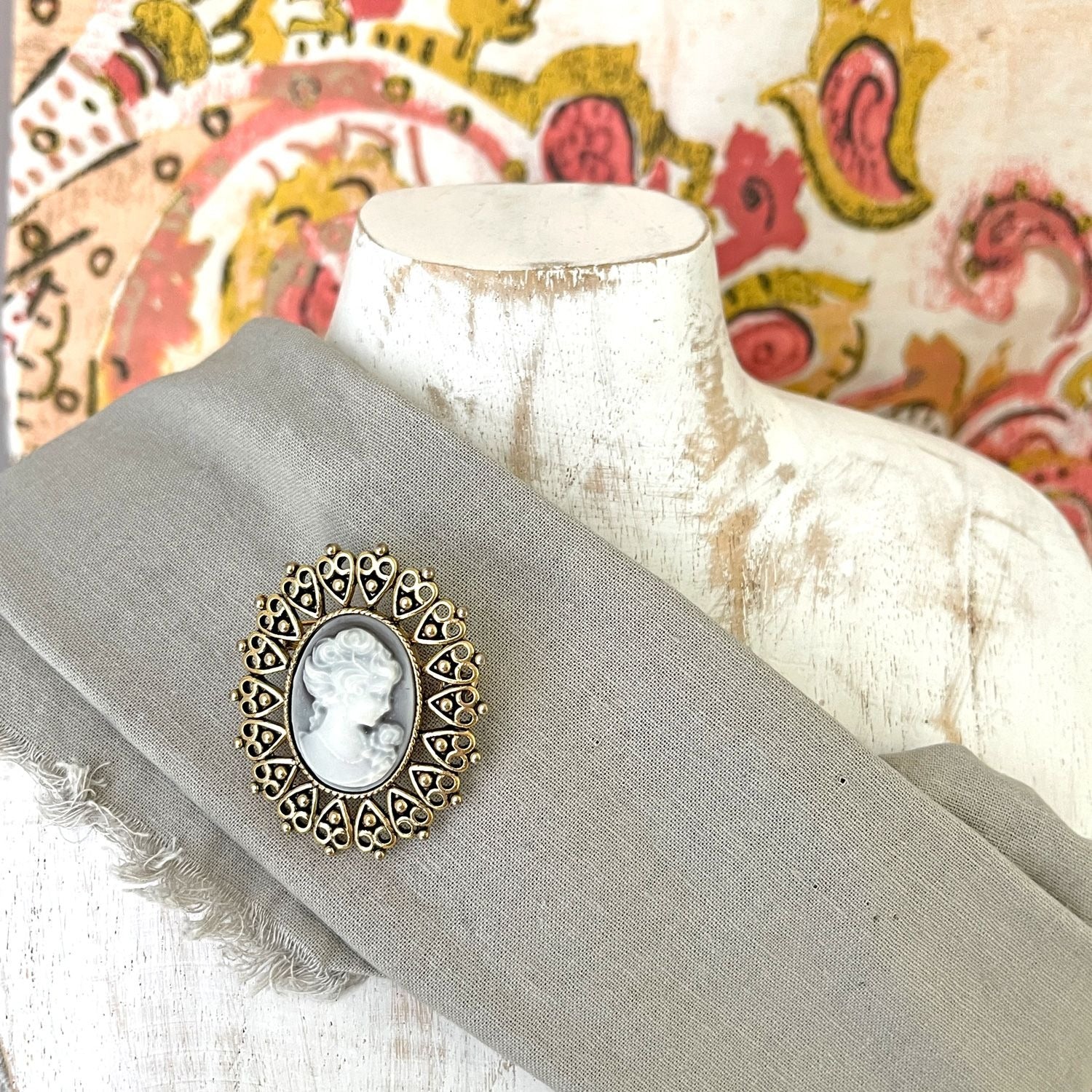 Vintage Smokey Blue Cameo Ornate Heart Border 1960s Brooch Pin