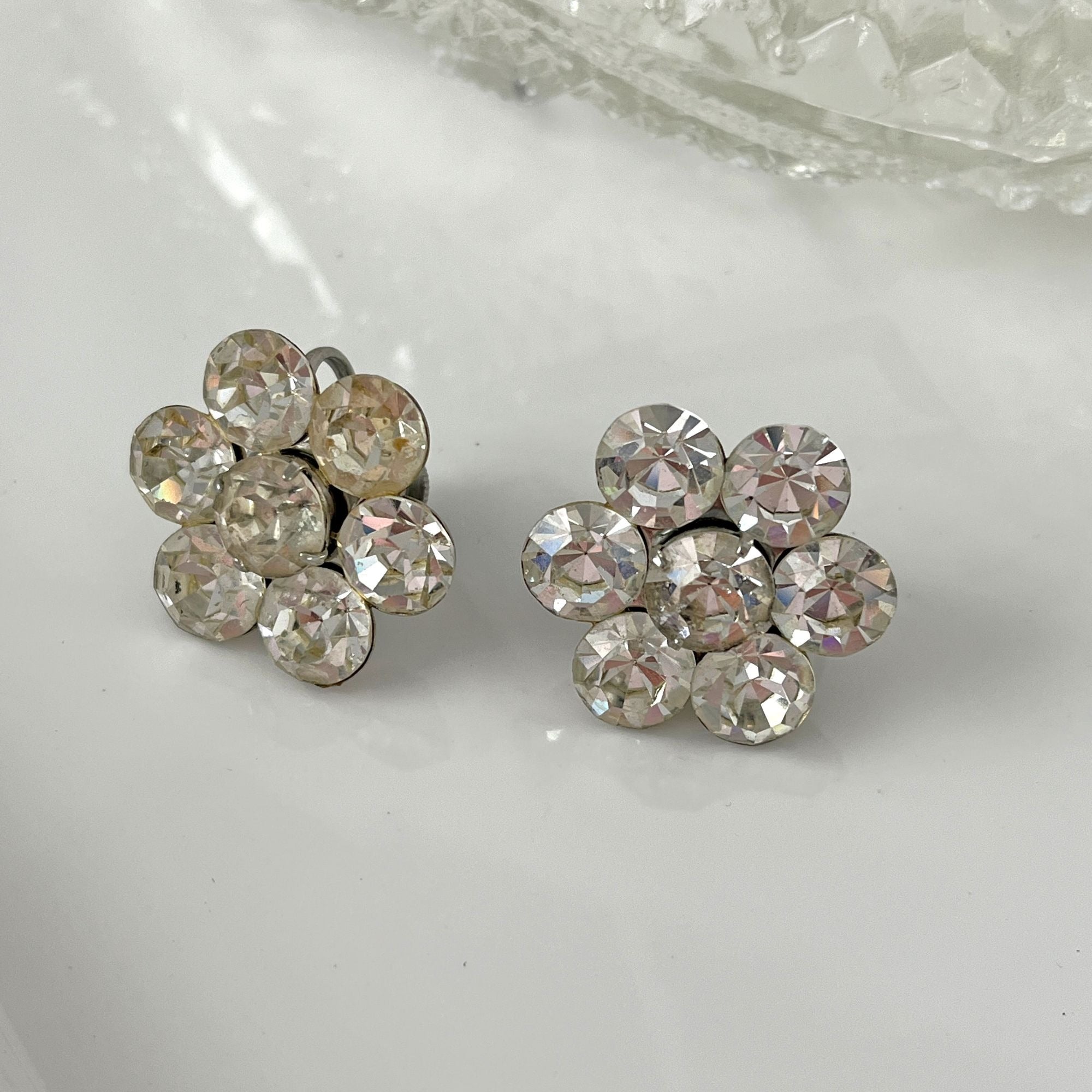 Pretty Vintage Cluster Floral Rhinestone Earrings Clip 1950s