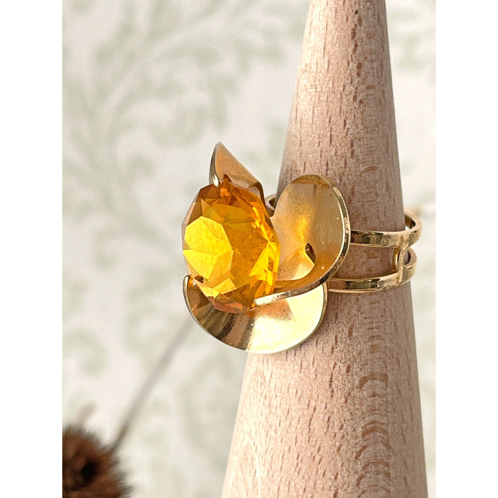 Wow Giant 1960s Vintage Topaz Yellow Rhinestone Solitaire Ring Sarah Coventry Adjusts