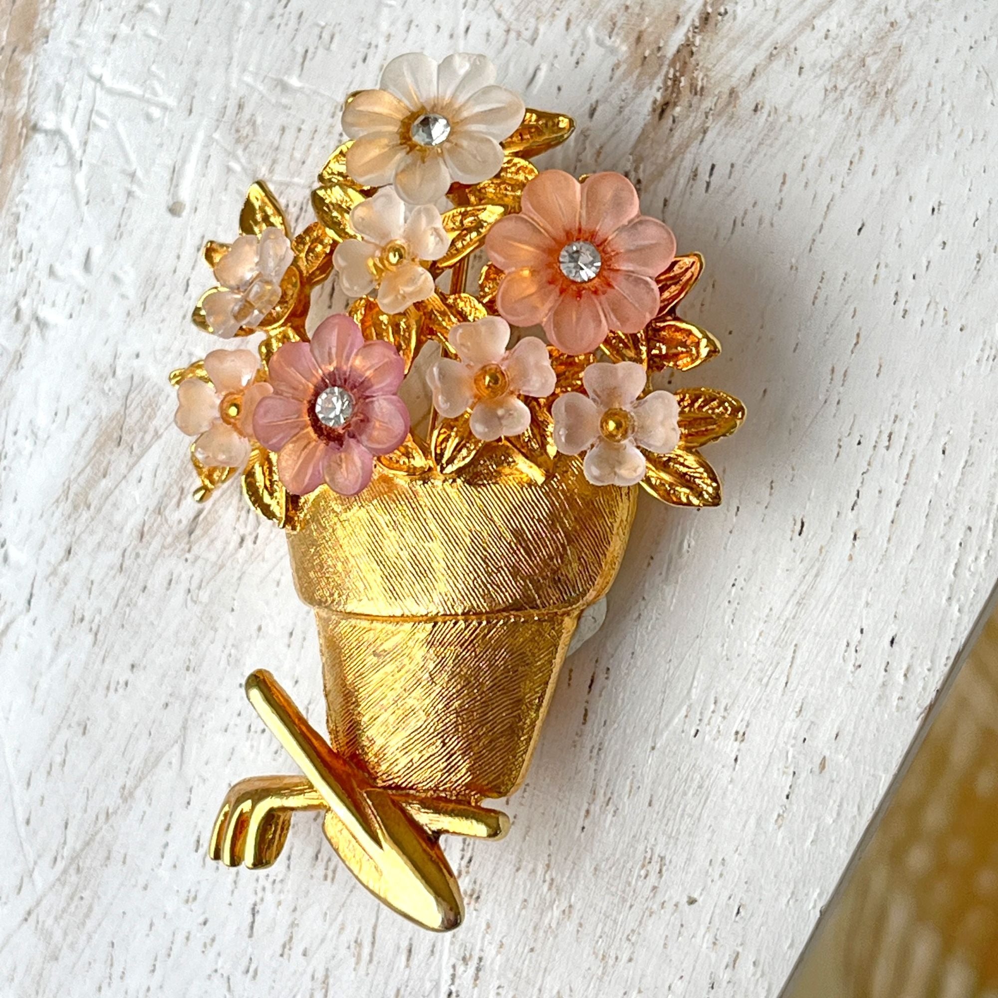 Vintage Adorable LIA Lianna Flower Pot Gardening Brooch Pin