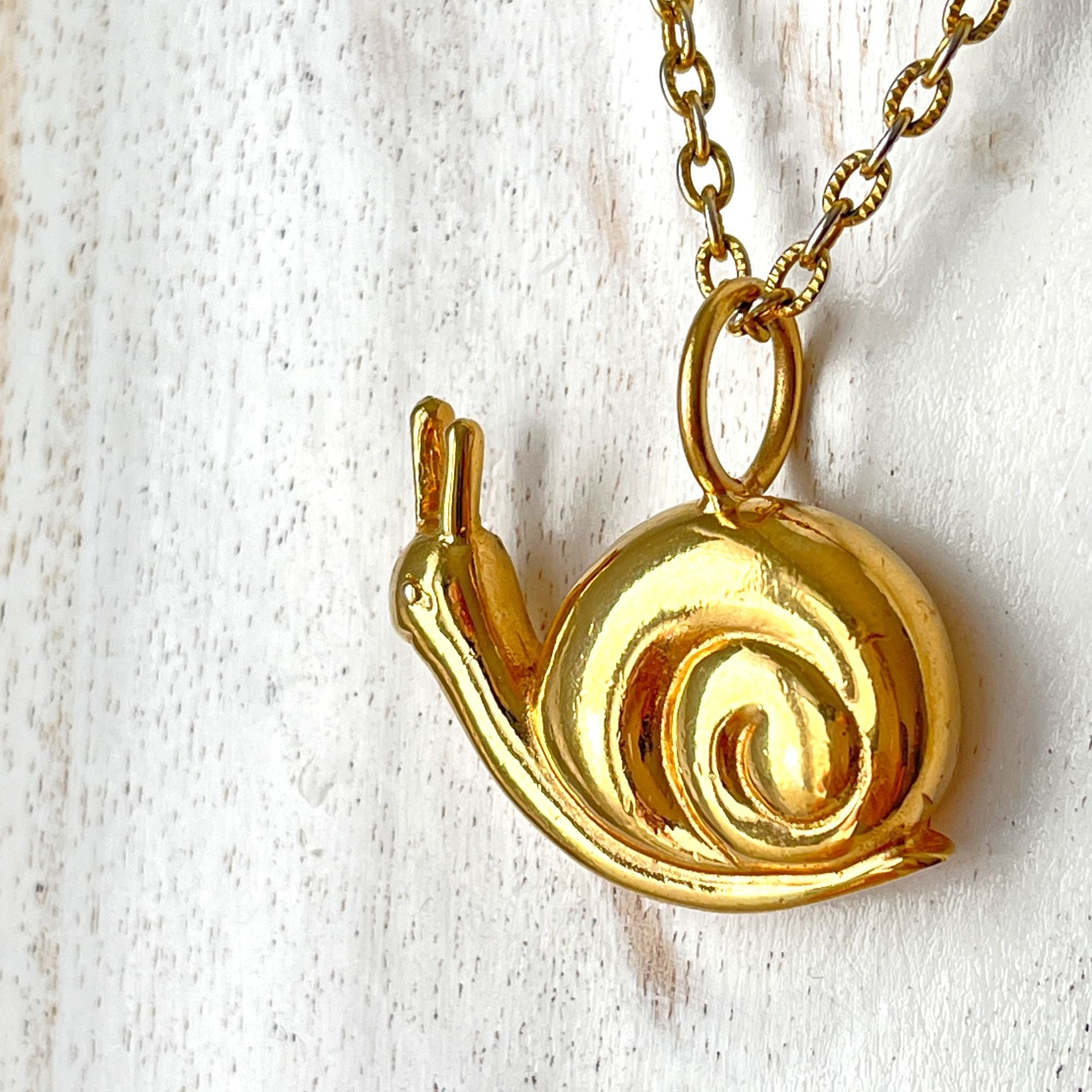 Vintage Charming Snail Pendant Necklace Signed David Hill DNH 1990s