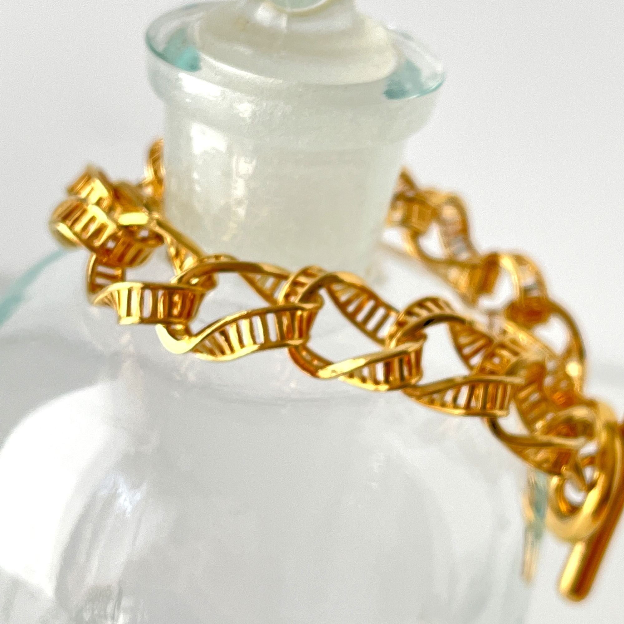 Vintage Twisted Chain Link Chunky Gold Tone Bracelet 1990s