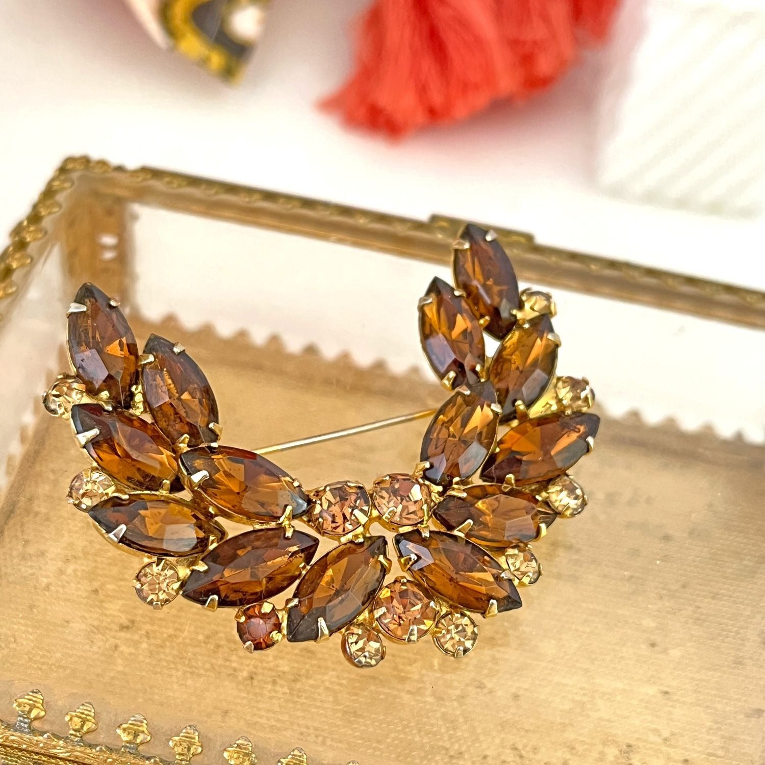 Large 1940s Autumn Tone Austrian Rhinestone Laurel Brooch Pin