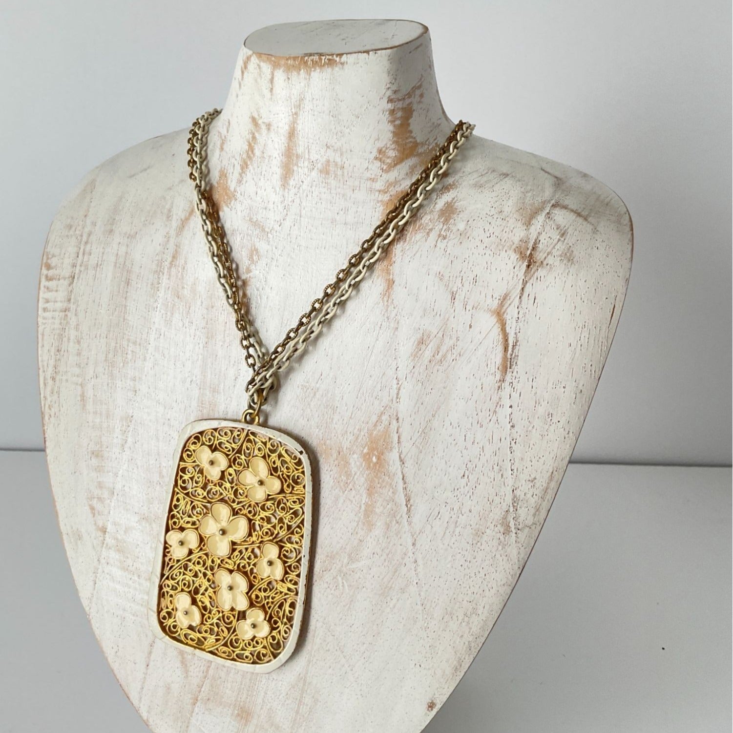 Vintage White Enamel and Gold Filigree Summer of Love Necklace 1960s