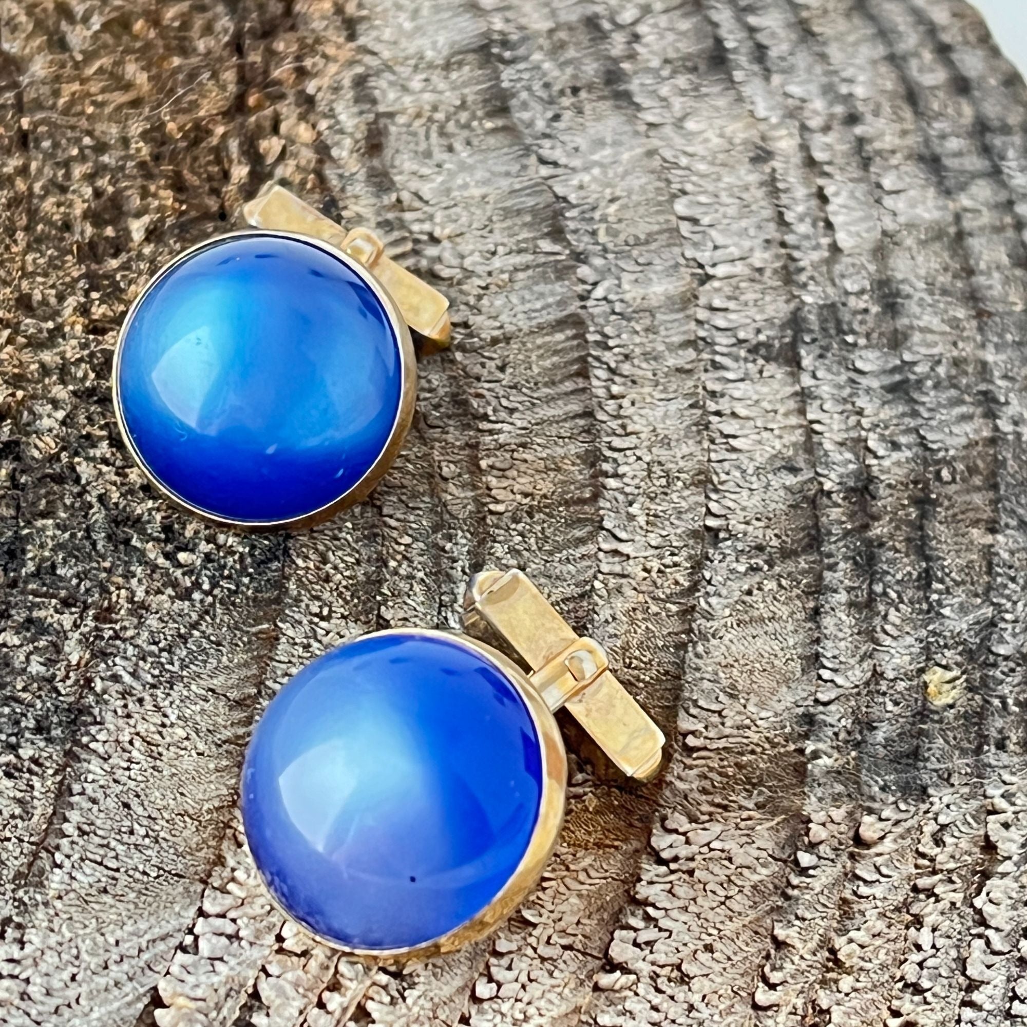 Beautiful Vintage 1940s 1950s Blue Moonglow Cufflinks Gold Tone