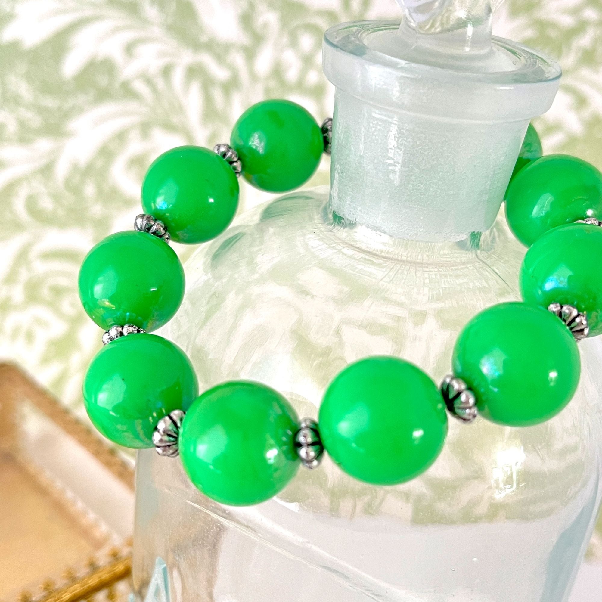 Vintage Green Bead Lucite Stretch Bracelet