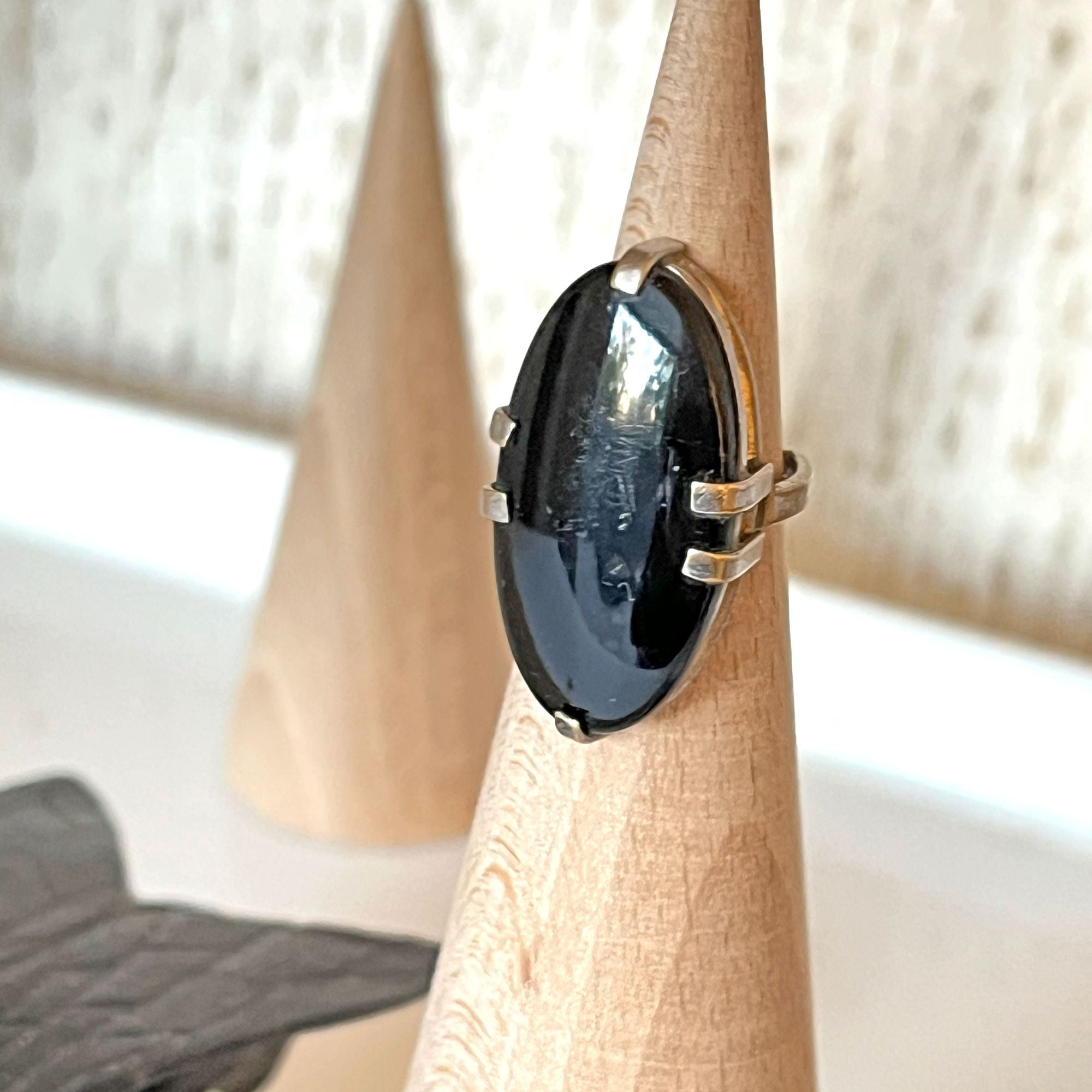 Vintage Black Glass Southwest Style Oval Cabochon Ring Adjusts