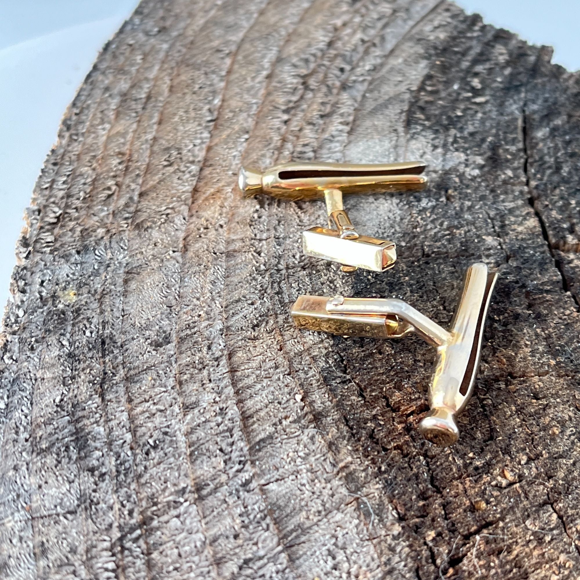 Vintage 1940s Swank Gold Tone Clothespin Cufflinks