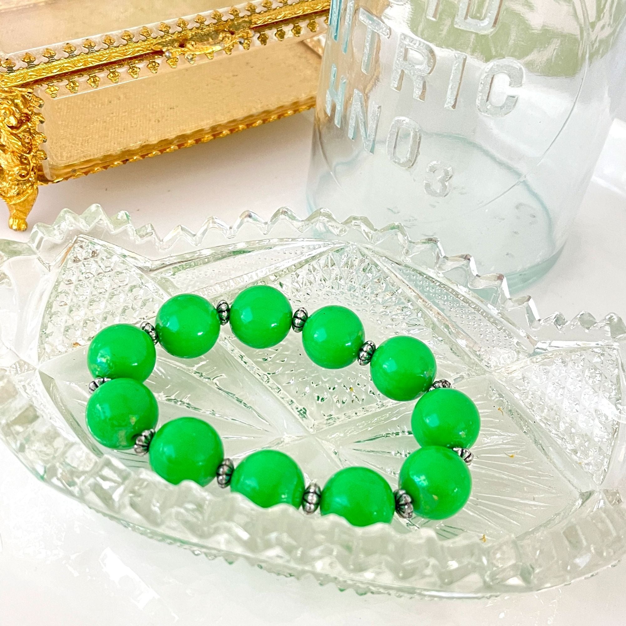 Vintage Green Bead Lucite Stretch Bracelet