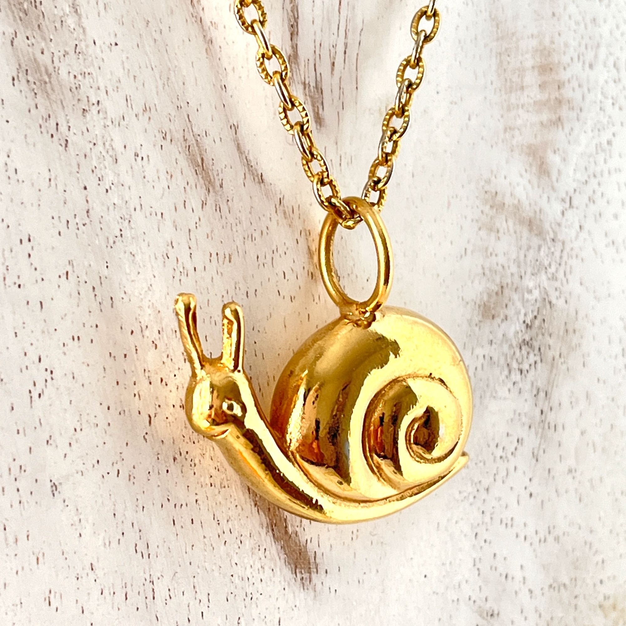 Vintage Charming Snail Pendant Necklace Signed David Hill DNH 1990s