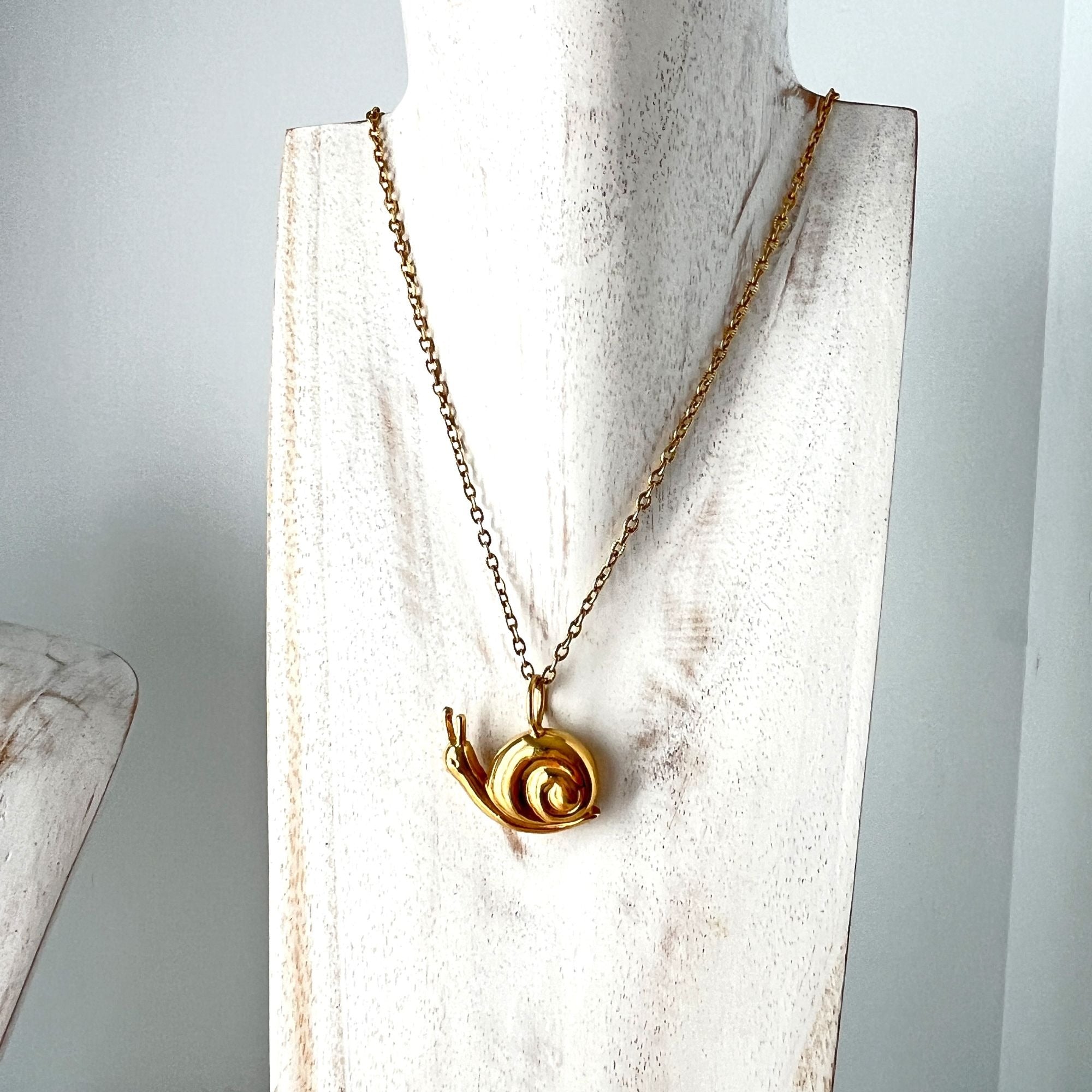 Vintage Charming Snail Pendant Necklace Signed David Hill DNH 1990s