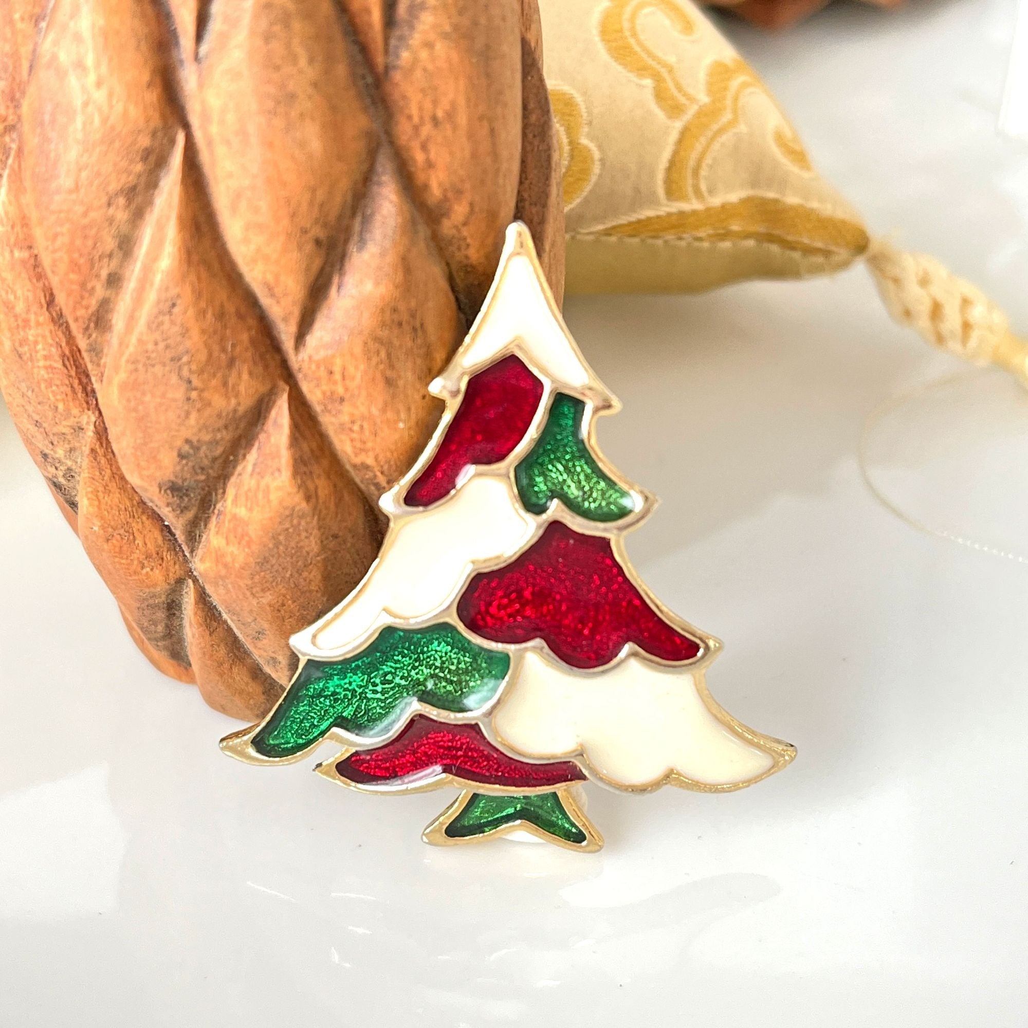 Vintage Red Green Enamel Christmas Tree Pin Signed Heart H