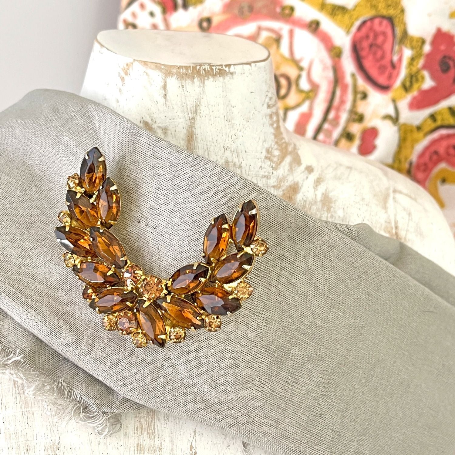 Large 1940s Autumn Tone Austrian Rhinestone Laurel Brooch Pin