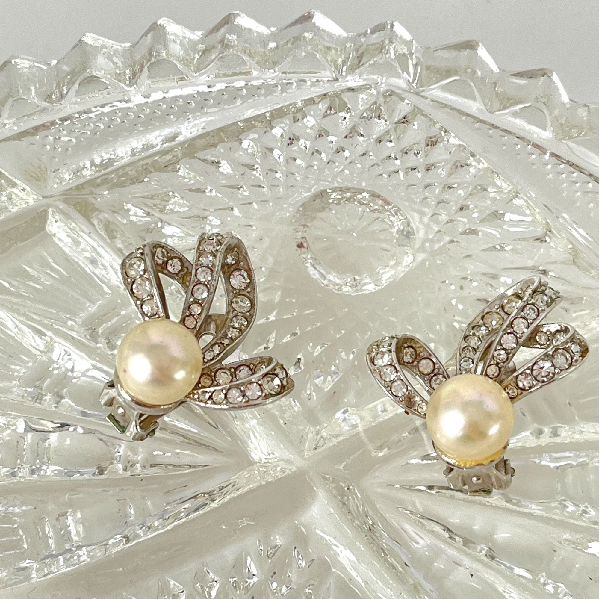 Beautiful Vintage Marvella Bow Rhinestone Faux Pearl Earrings 1950s