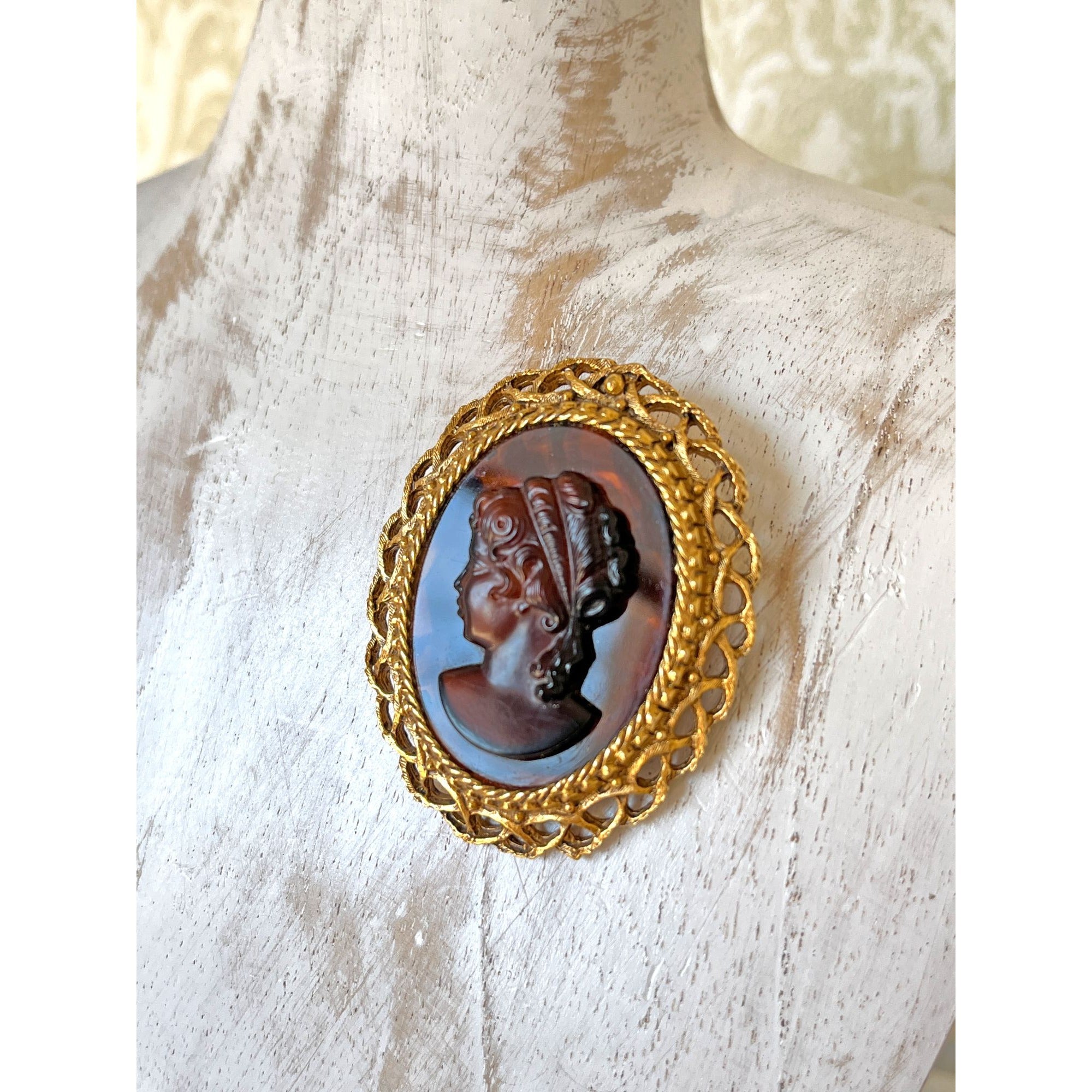 Large Vintage Brown Florenza 1960s Glass Cameo