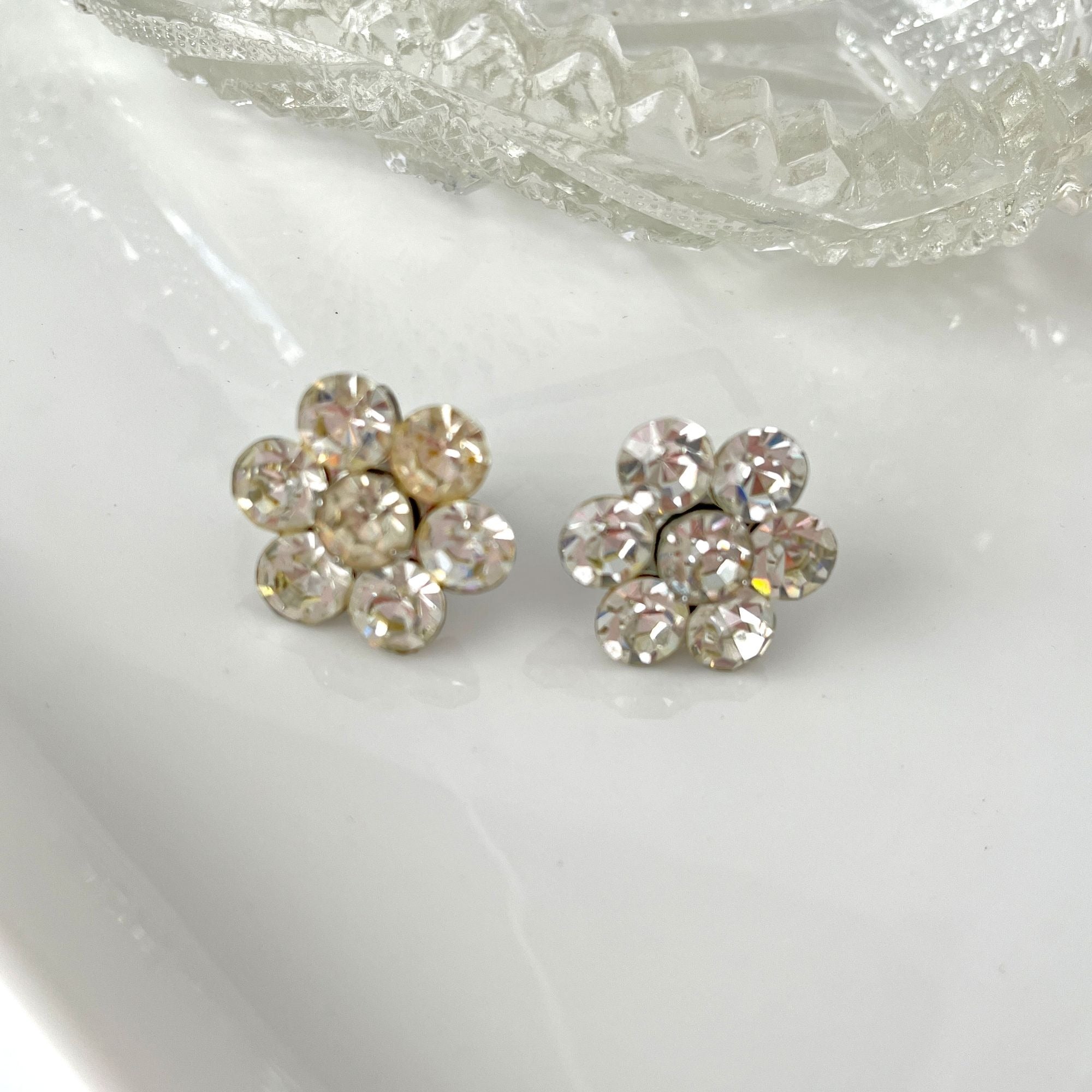 Pretty Vintage Cluster Floral Rhinestone Earrings Clip 1950s