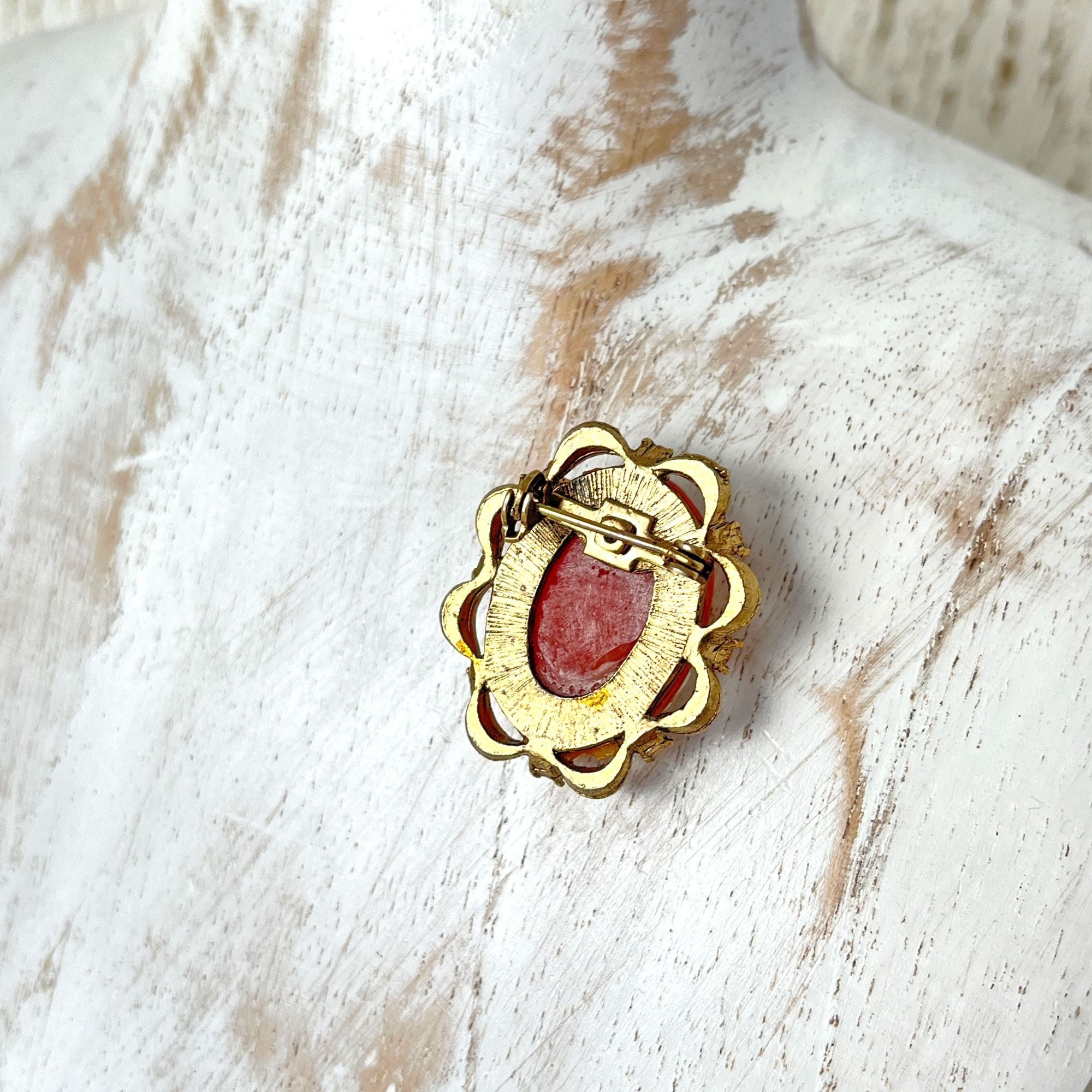 Vintage 1960s Cameo Brooch Pin Ornate Frame