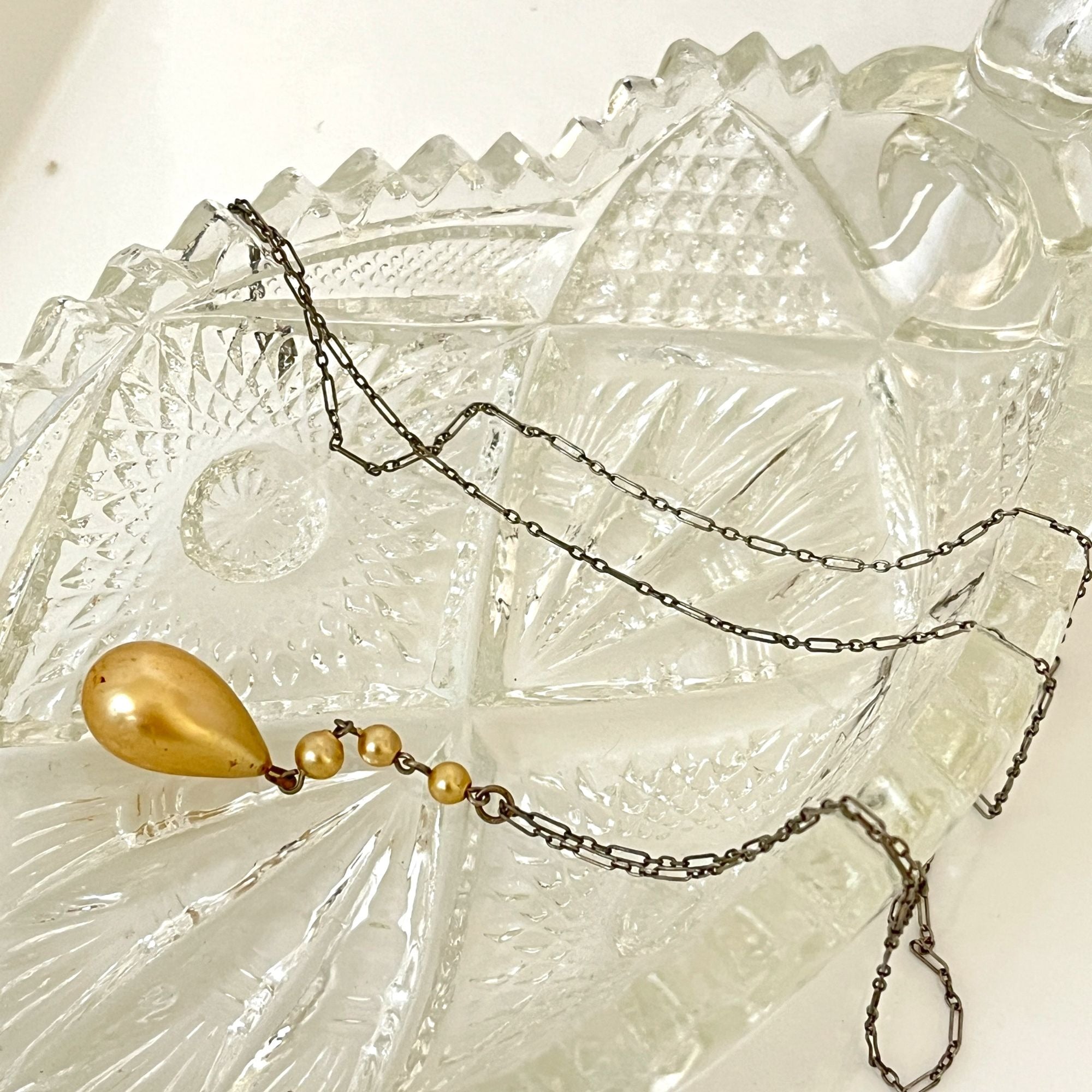 Vintage Delicate Faux Pearl Teardrop Necklace 1920s