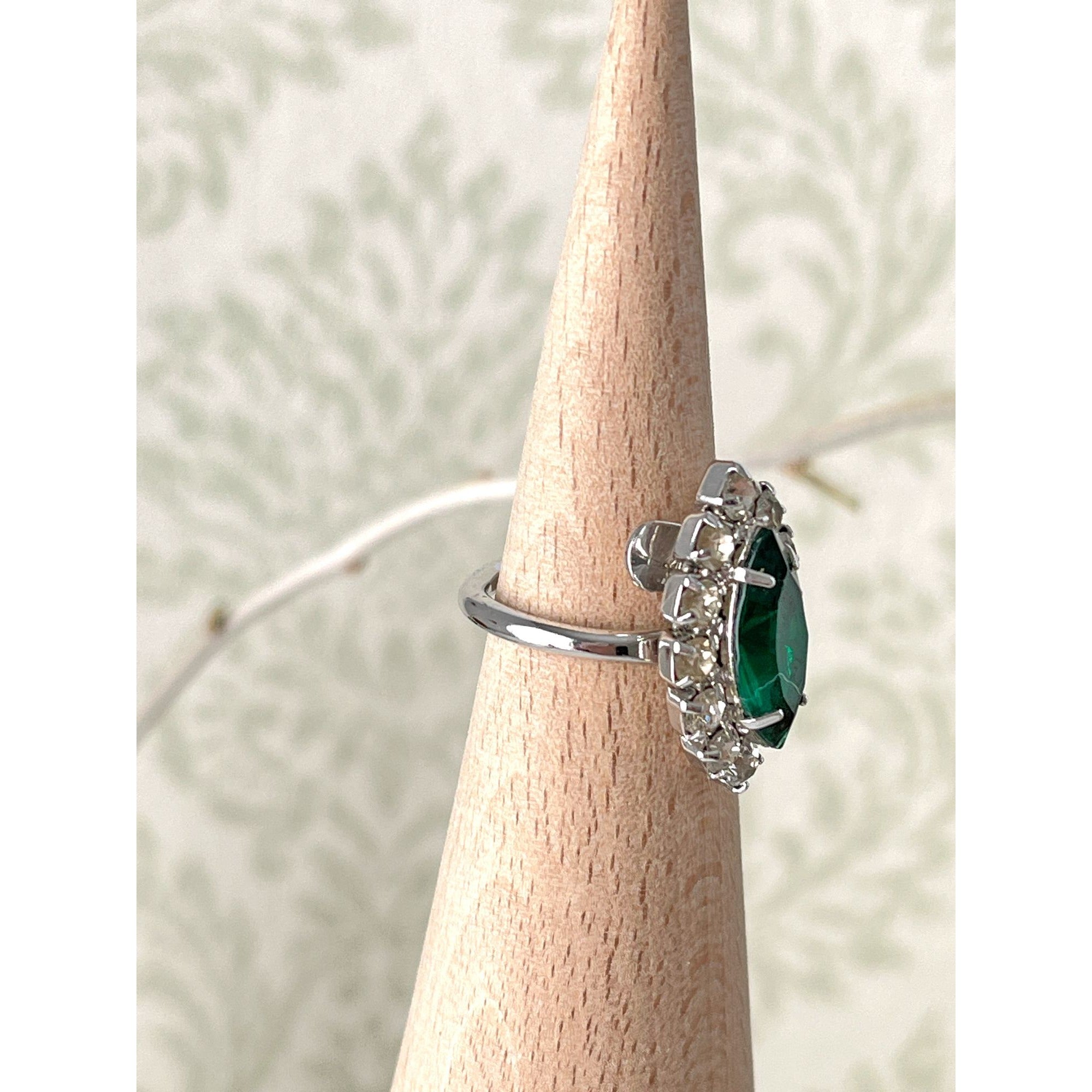 Super Pretty Vintage Emerald Green Marquise Rhinestone Ring Sarah Coventry 1950s